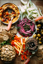 Cargar imagen en el visor de la galería, The Oz Family Kitchen: More Than 100 Simple and Delicious Real-Food Recipes from Our Home to Yours : A Cookbook